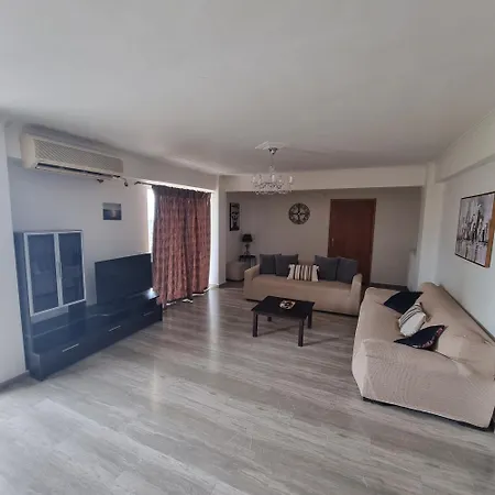 Sea View Apartment *